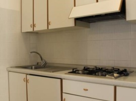 appartamento con cucina per la famiglia con supermercato vicino 